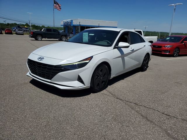Used 2021 Hyundai Elantra SEL FWD image 2