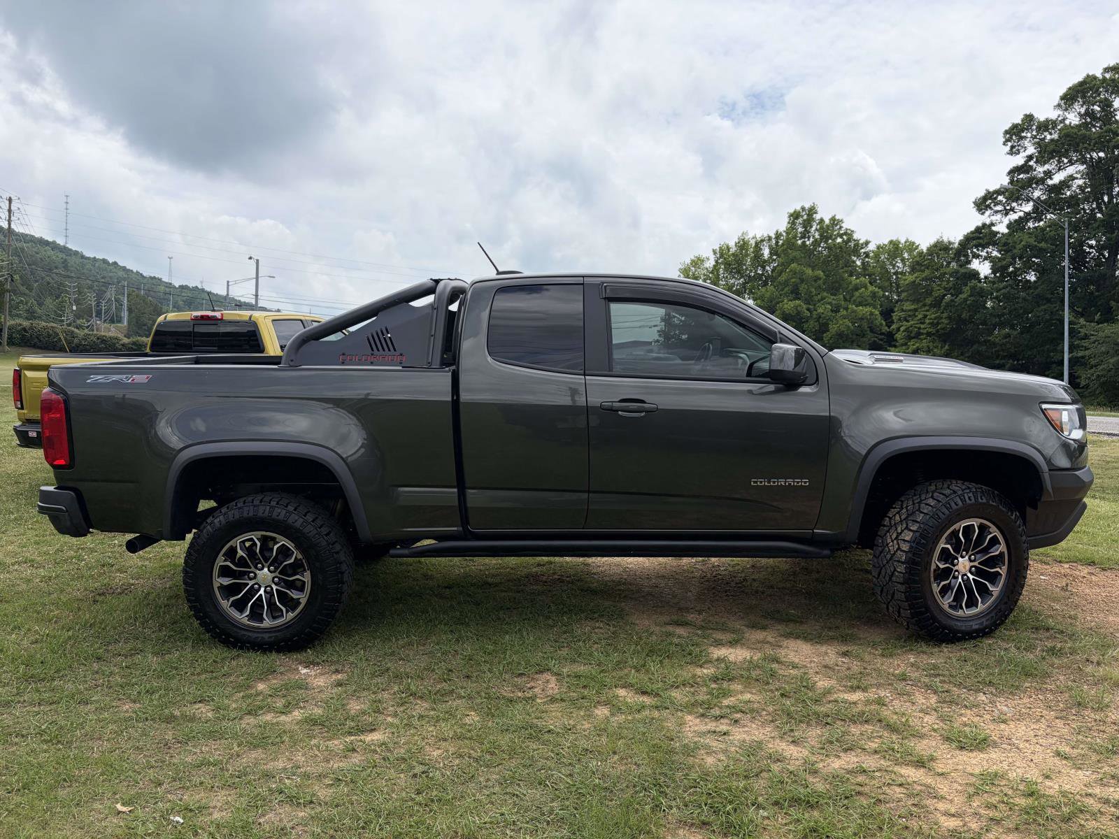 Used 2018 Chevrolet Colorado ZR2 w/ LPO, Premium Interior Package AWD/4WD image 18
