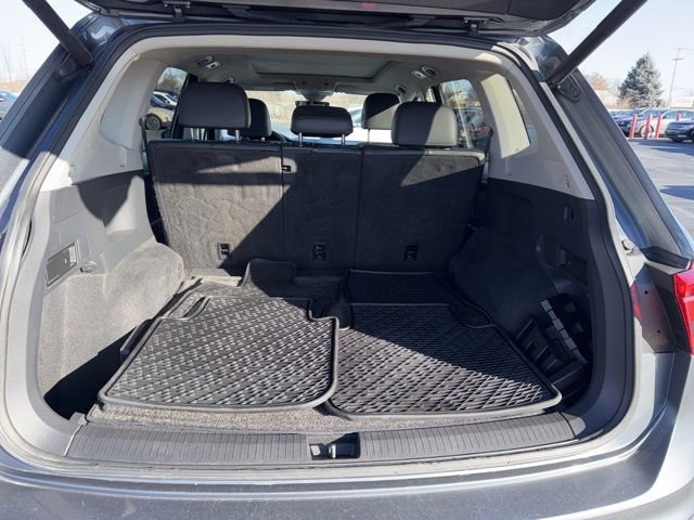 Used 2020 Volkswagen Tiguan SEL image 8