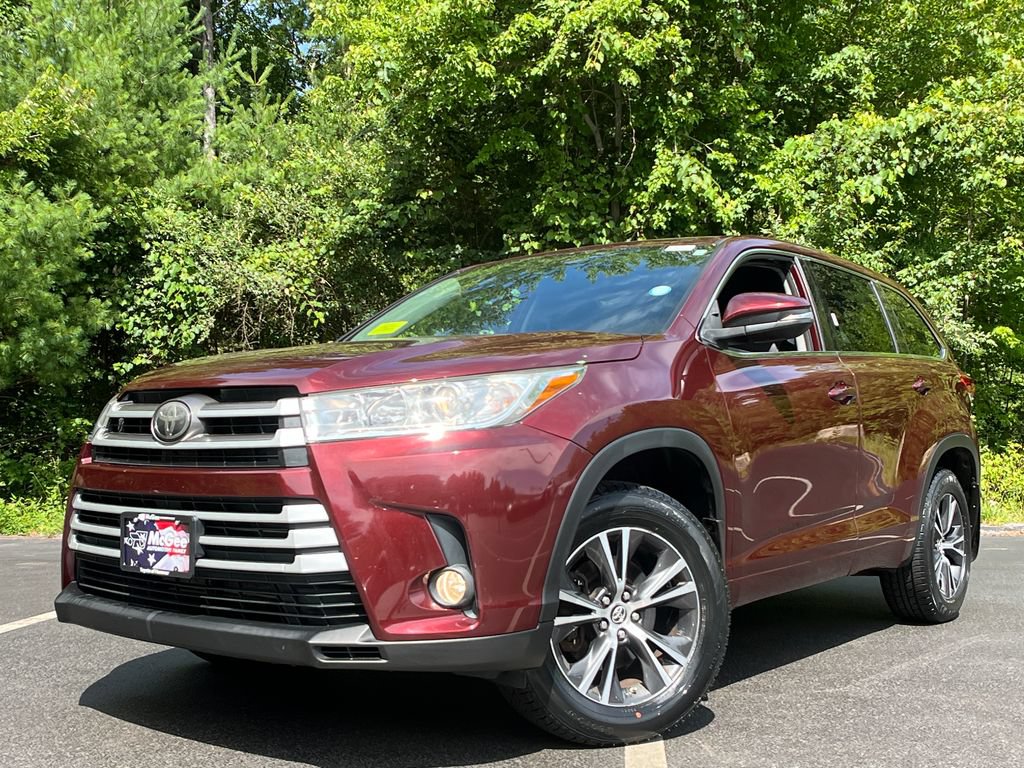 Used 2018 Toyota Highlander Plus AWD/4WD image 1