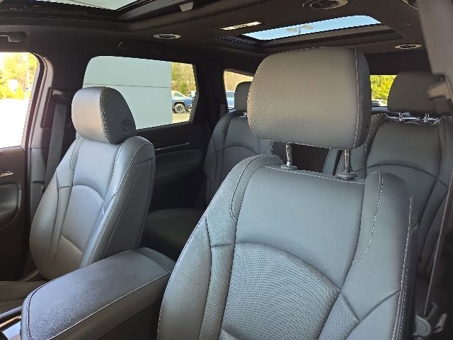 Used 2024 Buick Enclave Essence w/ Experience Buick Package AWD/4WD image 24