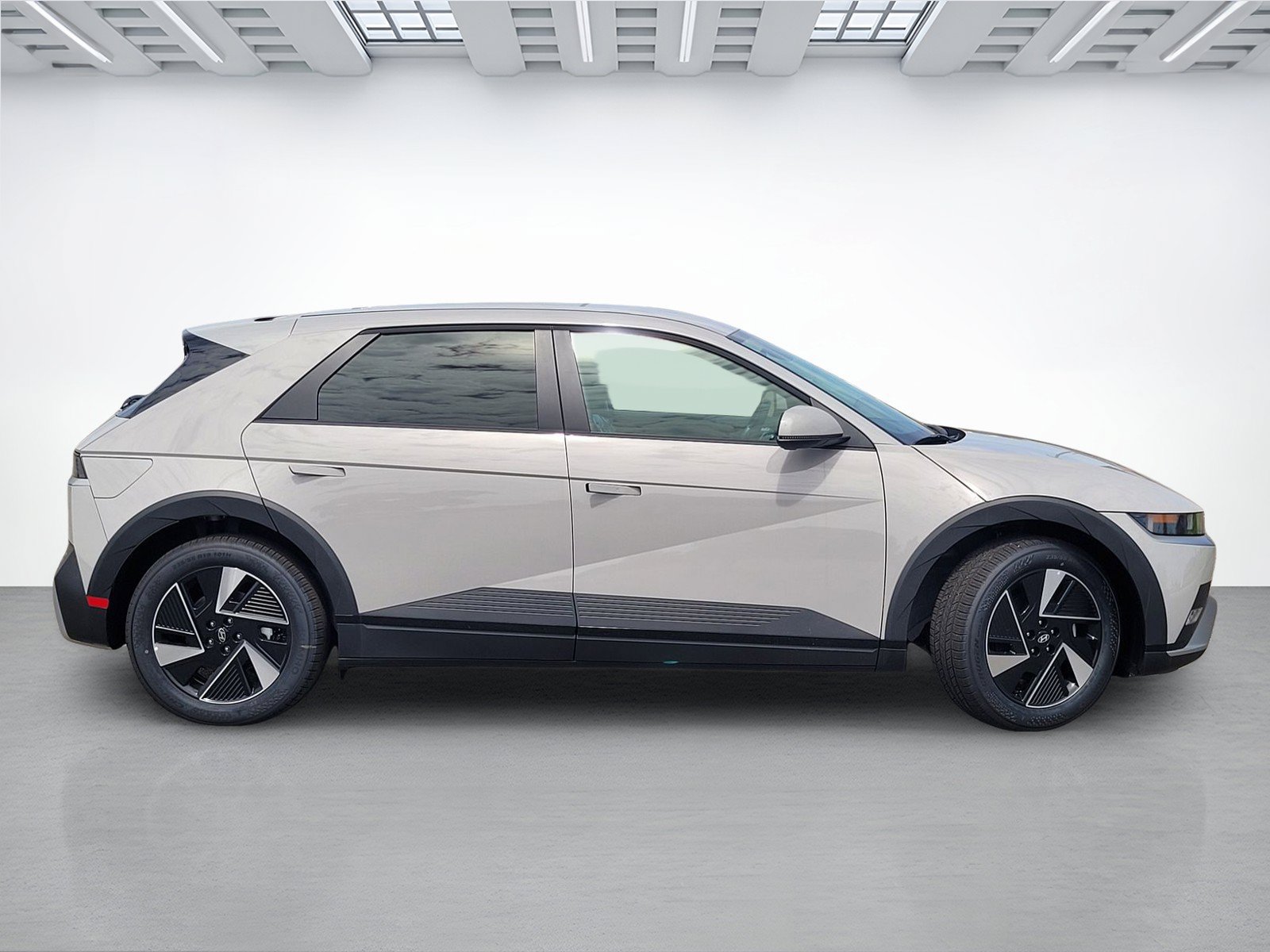 New 2026 Hyundai Ioniq 5 SEL RWD image 3