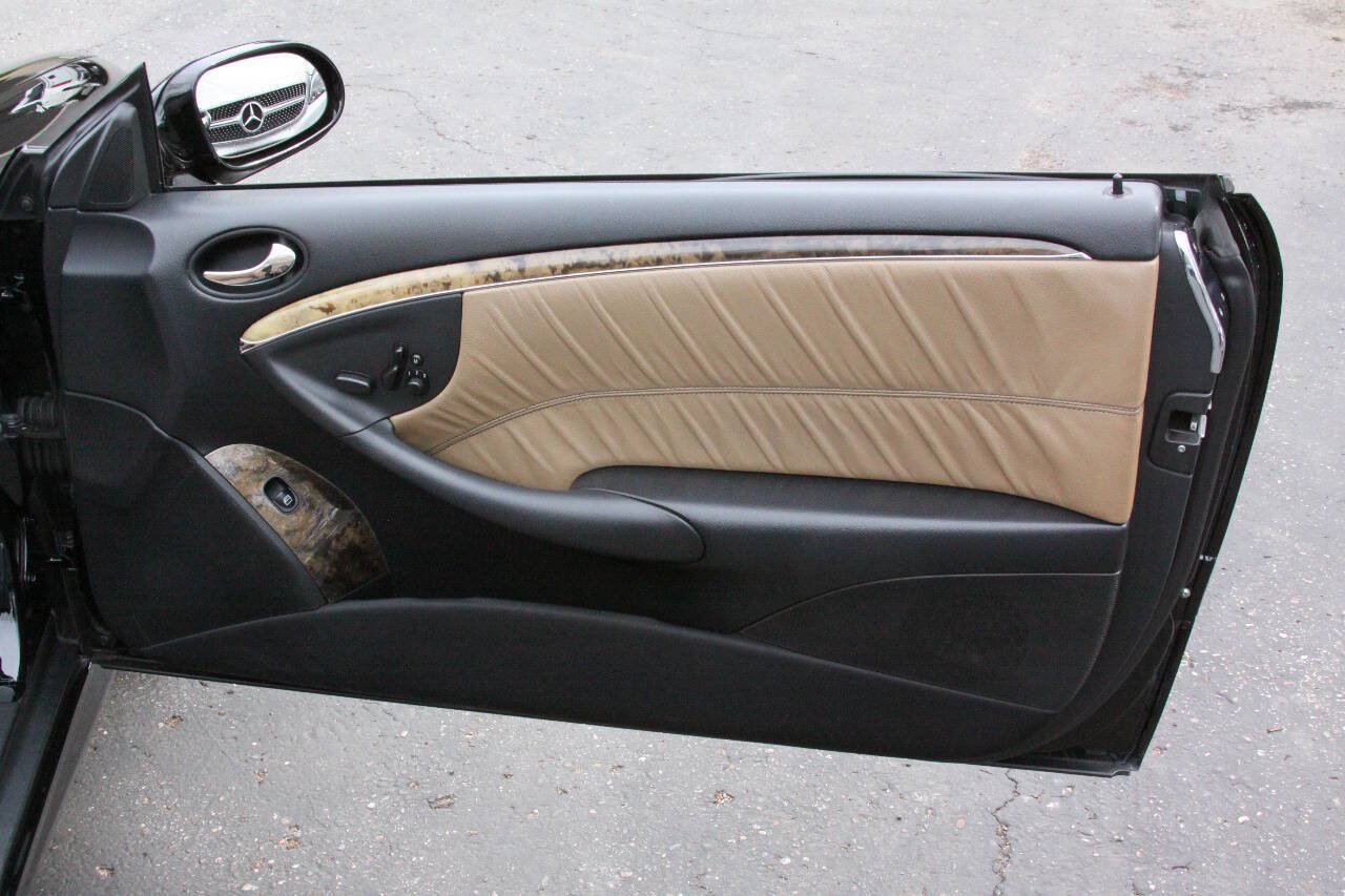 Used 2008 Mercedes-Benz CLK 550 Cabriolet image 16