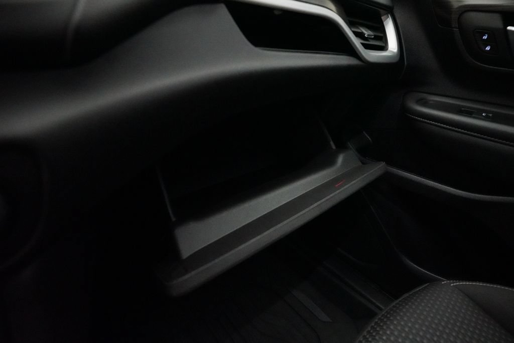 Used 2024 GMC Terrain SLE w/ LPO, Floor Liner Package AWD/4WD image 29