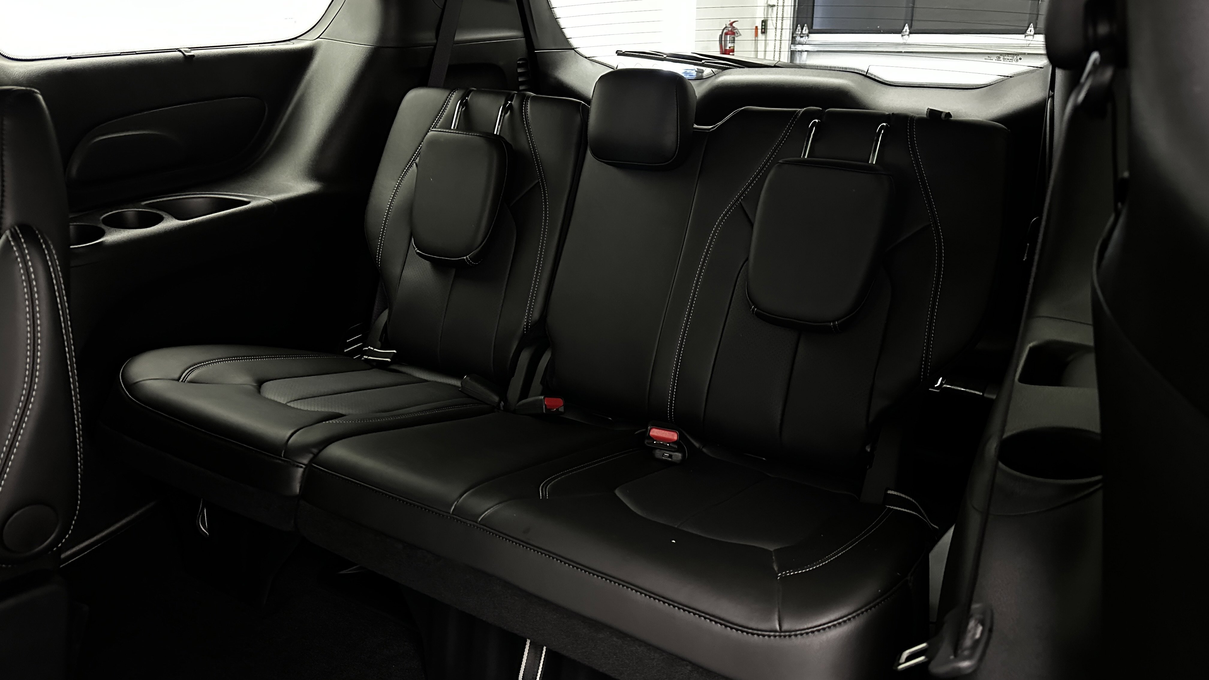 Used 2025 Chrysler Pacifica Select image 27