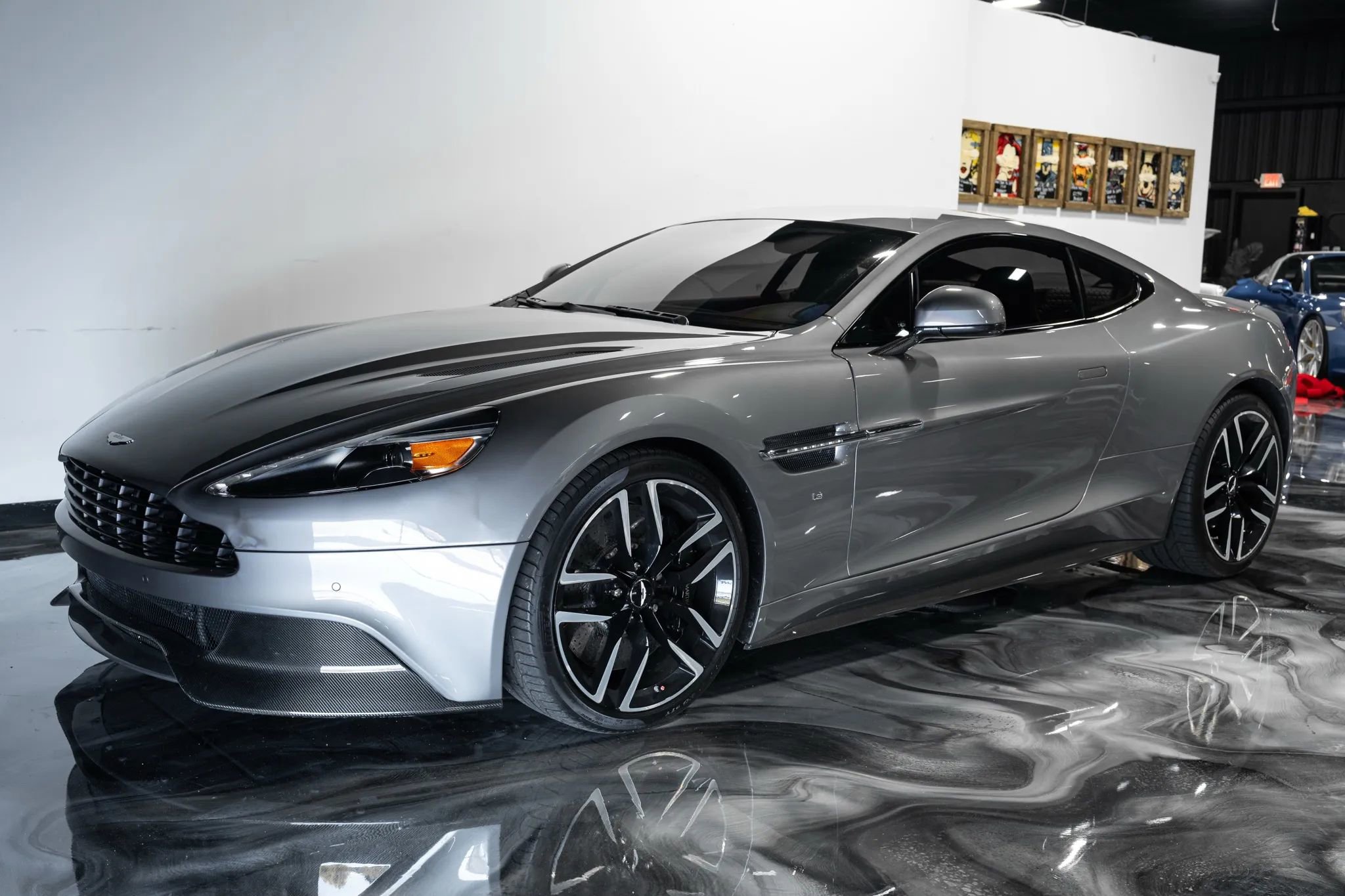 Used 2017 Aston Martin Vanquish Coupe image 16