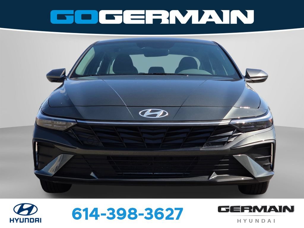 Certified 2026 Hyundai Elantra SE FWD image 2
