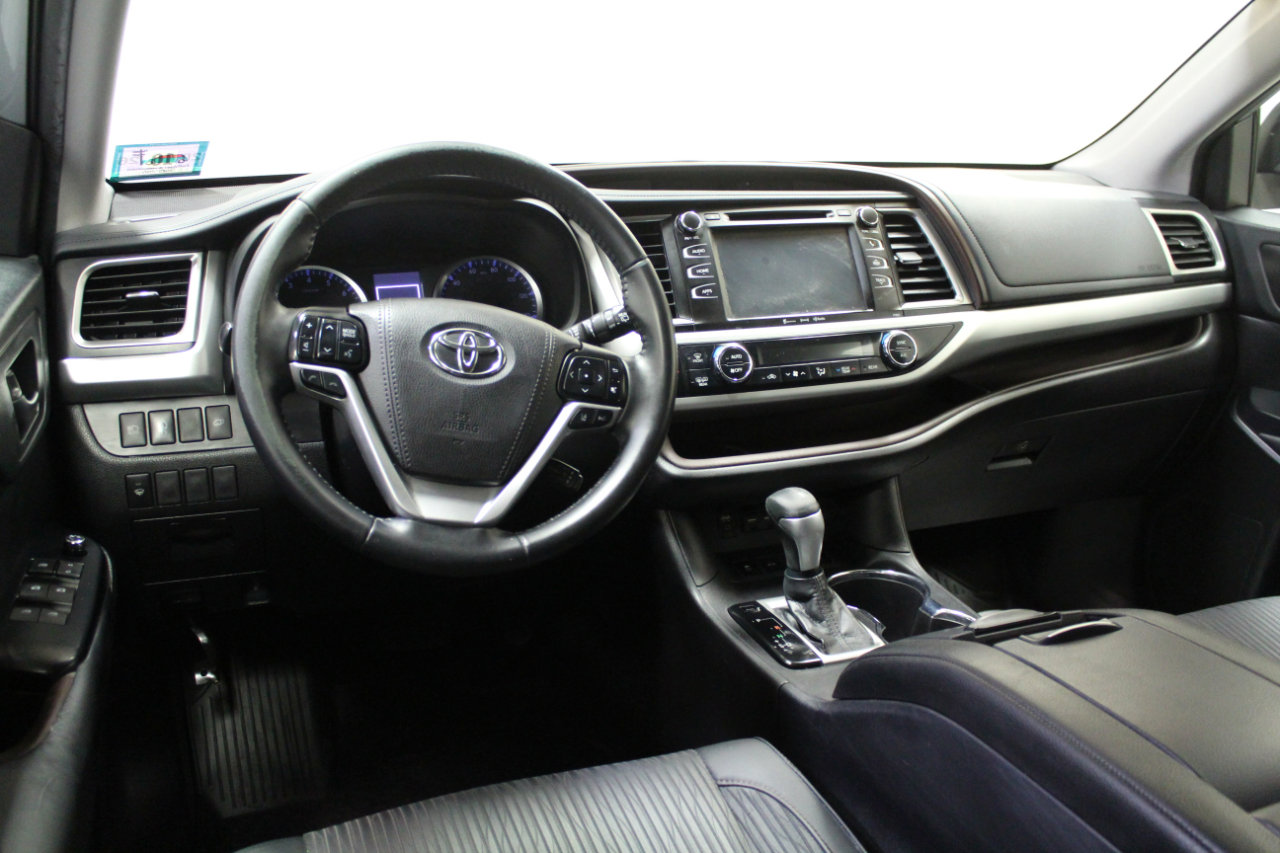 Used 2019 Toyota Highlander LE image 7