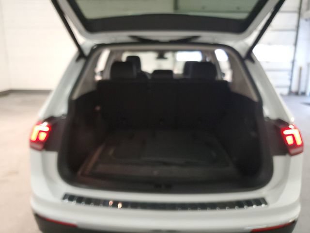 Used 2021 Volkswagen Tiguan SEL AWD/4WD image 24