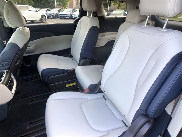 New 2026 Kia Carnival EX image 22