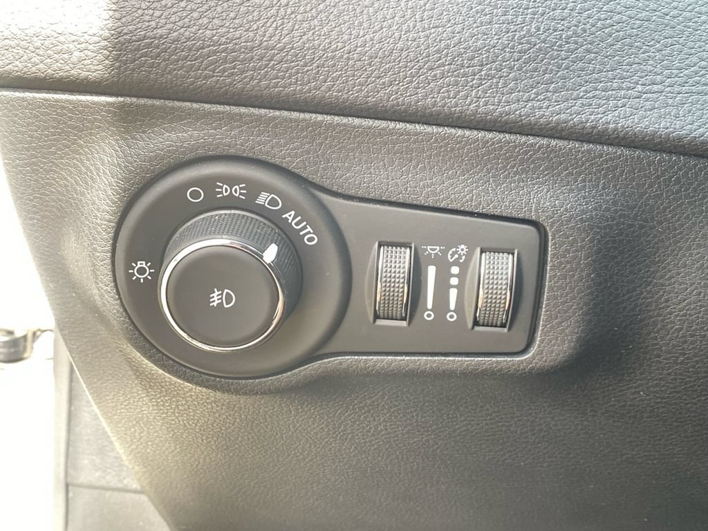 Used 2021 Jeep Compass Latitude AWD/4WD image 14
