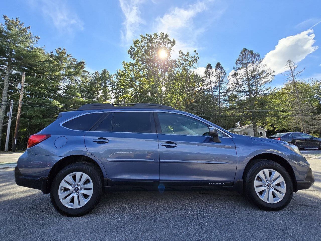 Used 2018 Subaru Outback 2.5i Premium AWD/4WD image 16