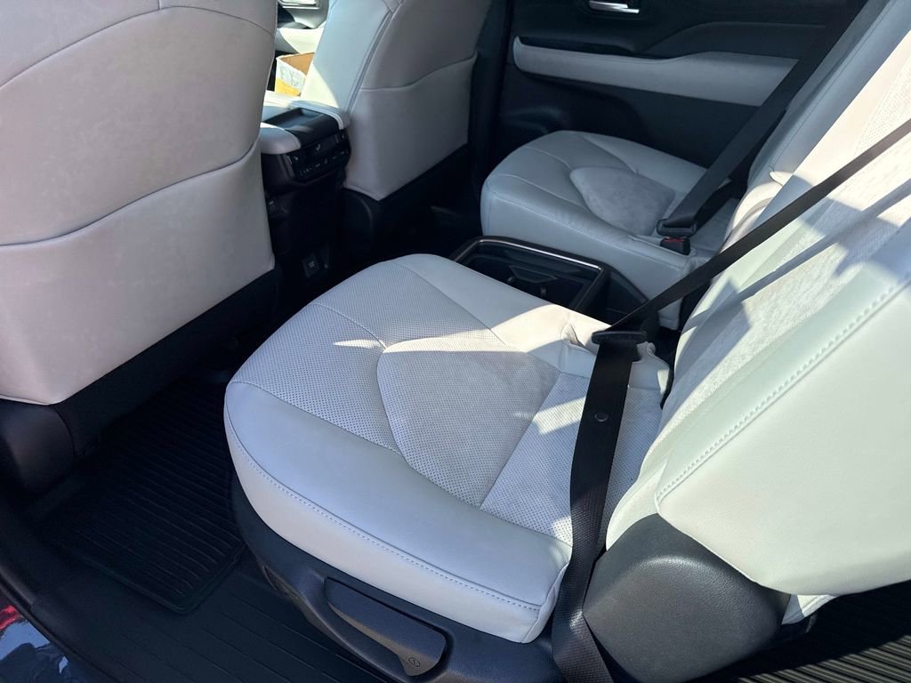 New 2026 Toyota Grand Highlander AWD Hybrid image 16