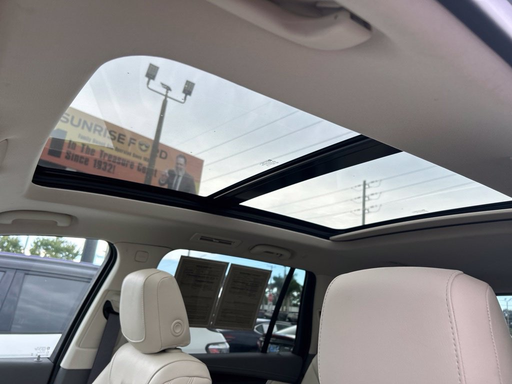 Used 2024 Cadillac XT6 Premium Luxury w/ Technology Package FWD image 25