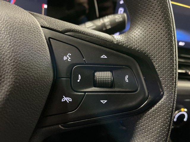 Used 2025 Chevrolet TrailBlazer LT AWD/4WD image 27