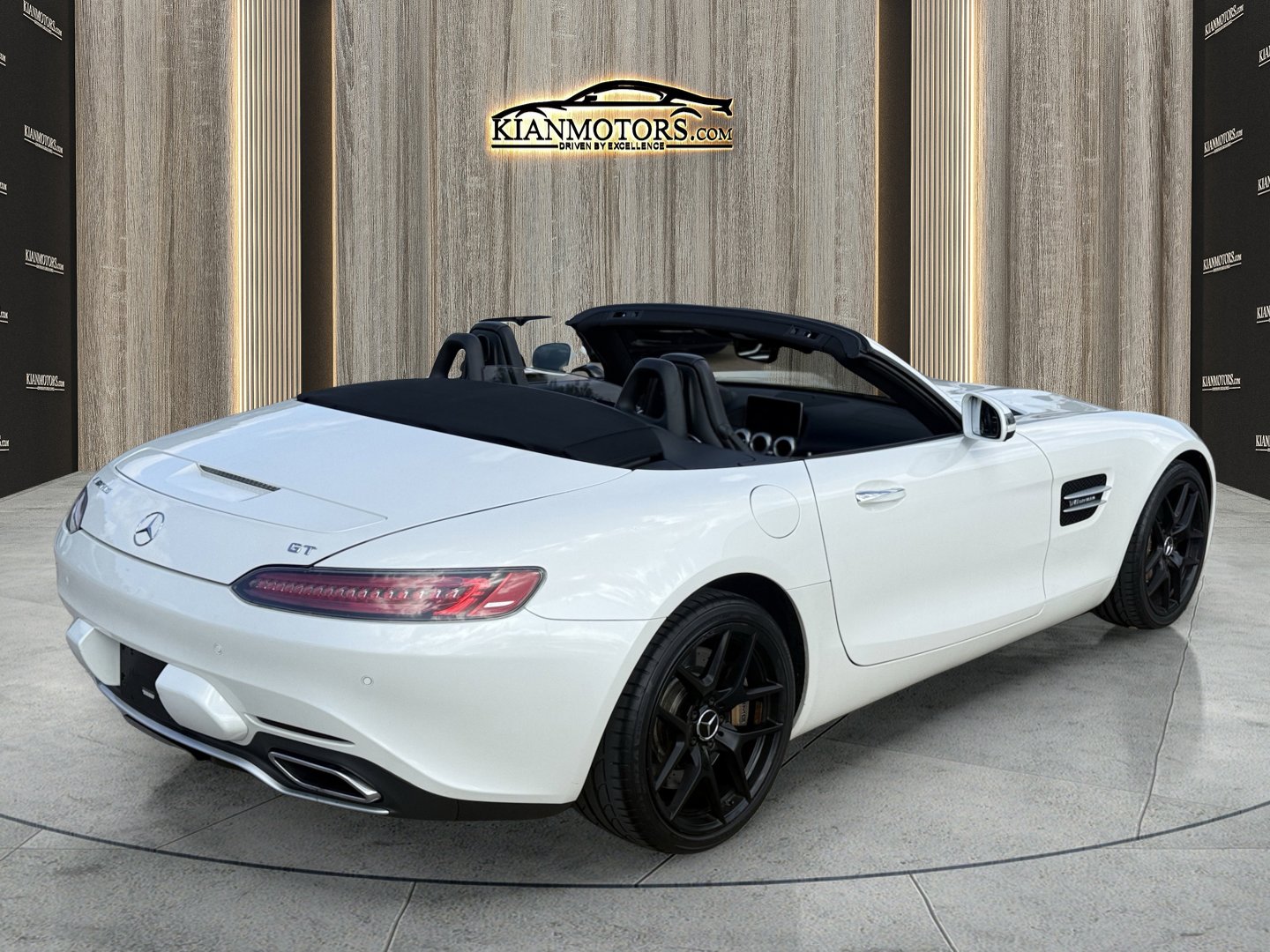 Used 2018 Mercedes-Benz AMG GT Roadster image 30