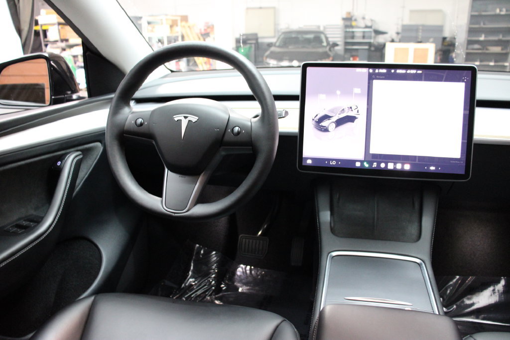 Used 2023 Tesla Model Y Long Range AWD/4WD image 11
