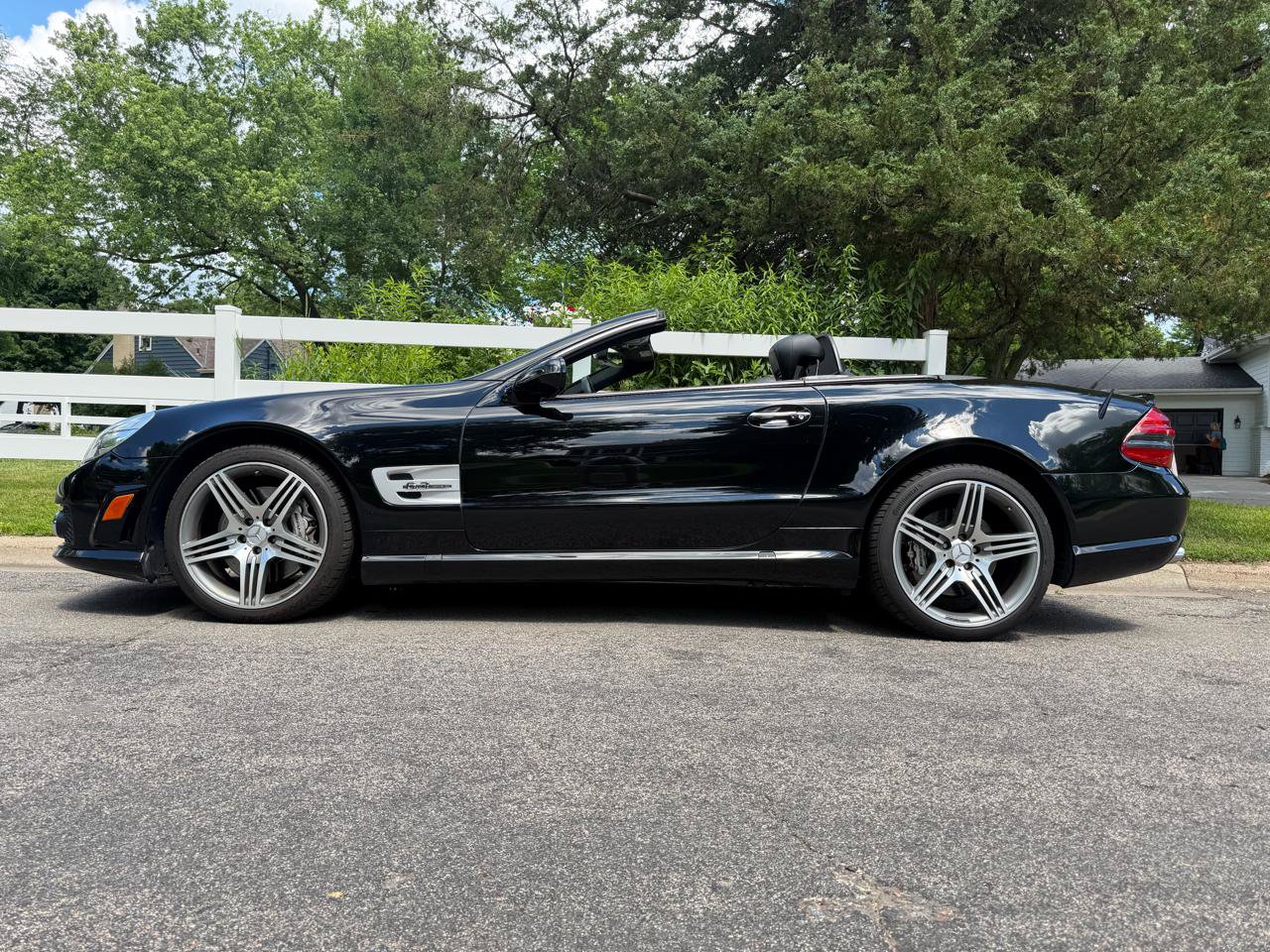 Used 2011 Mercedes-Benz SL 63 AMG image 2