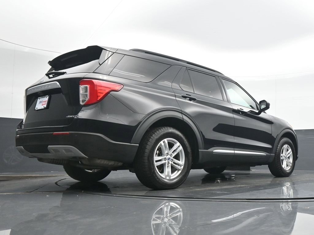 Used 2022 Ford Explorer XLT w/ Equipment Group 202A image 21