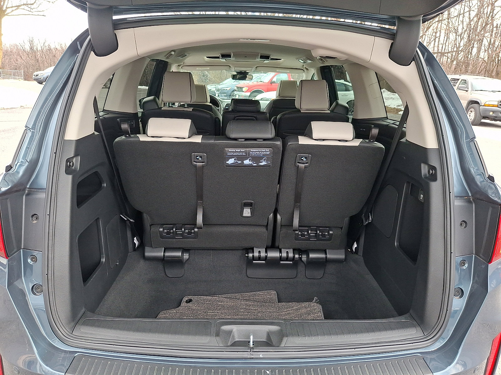 Used 2025 Honda Odyssey Elite image 32