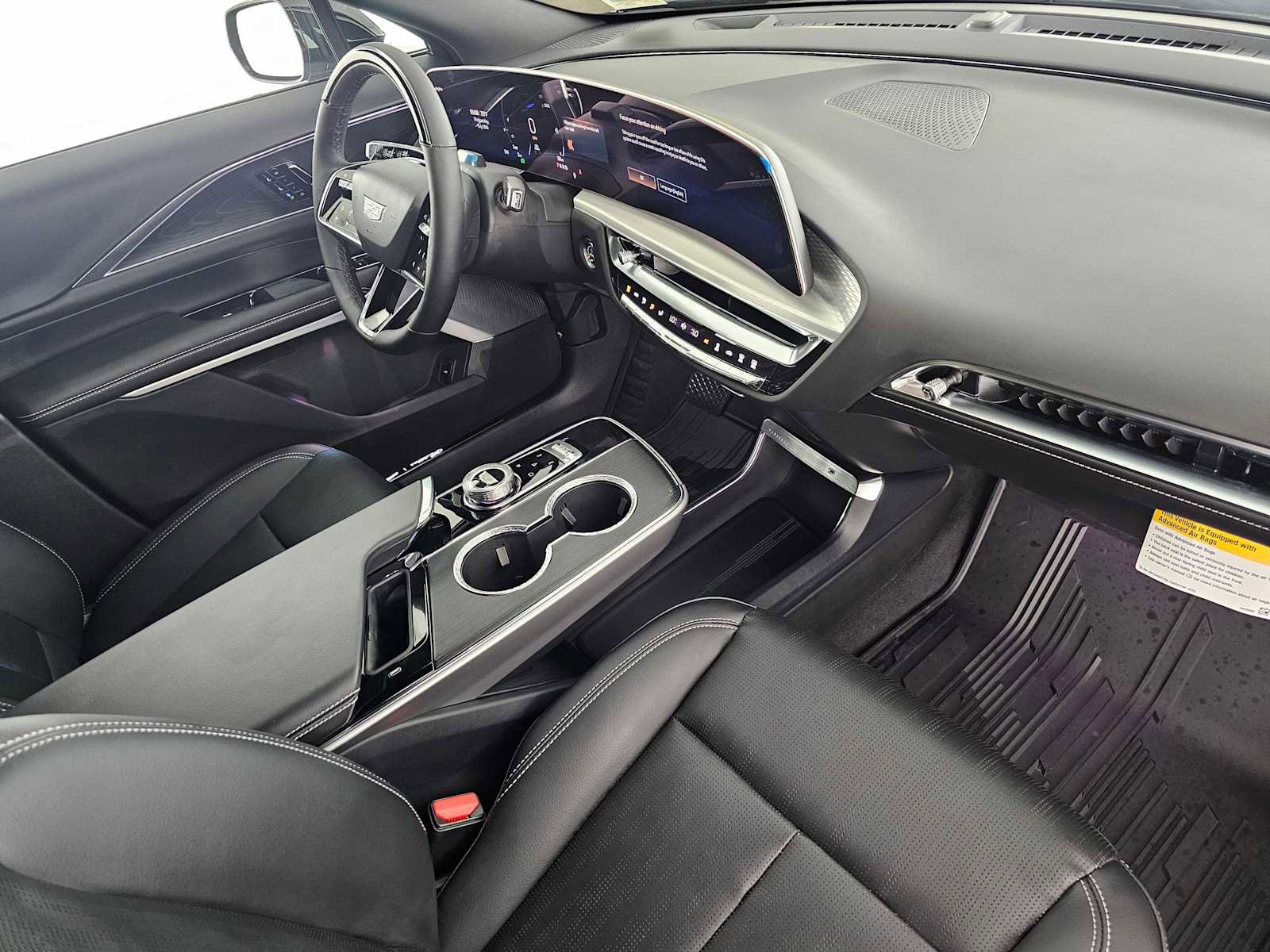 New 2025 Cadillac Lyriq Luxury w/ LPO, Red Accent Package image 11