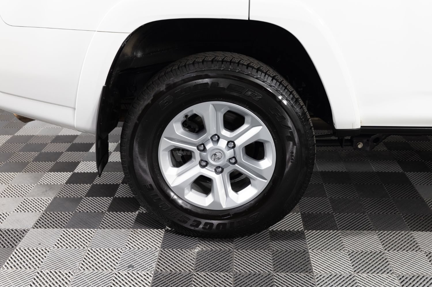 Used 2023 Toyota 4Runner SR5 Premium w/ Moonroof Package AWD/4WD image 38