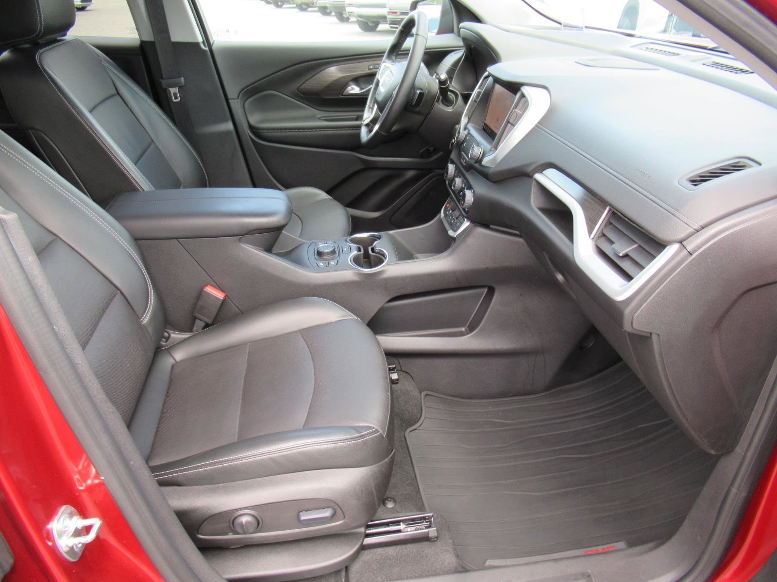 Used 2024 GMC Terrain SLT w/ Infotainment Package II AWD/4WD image 10