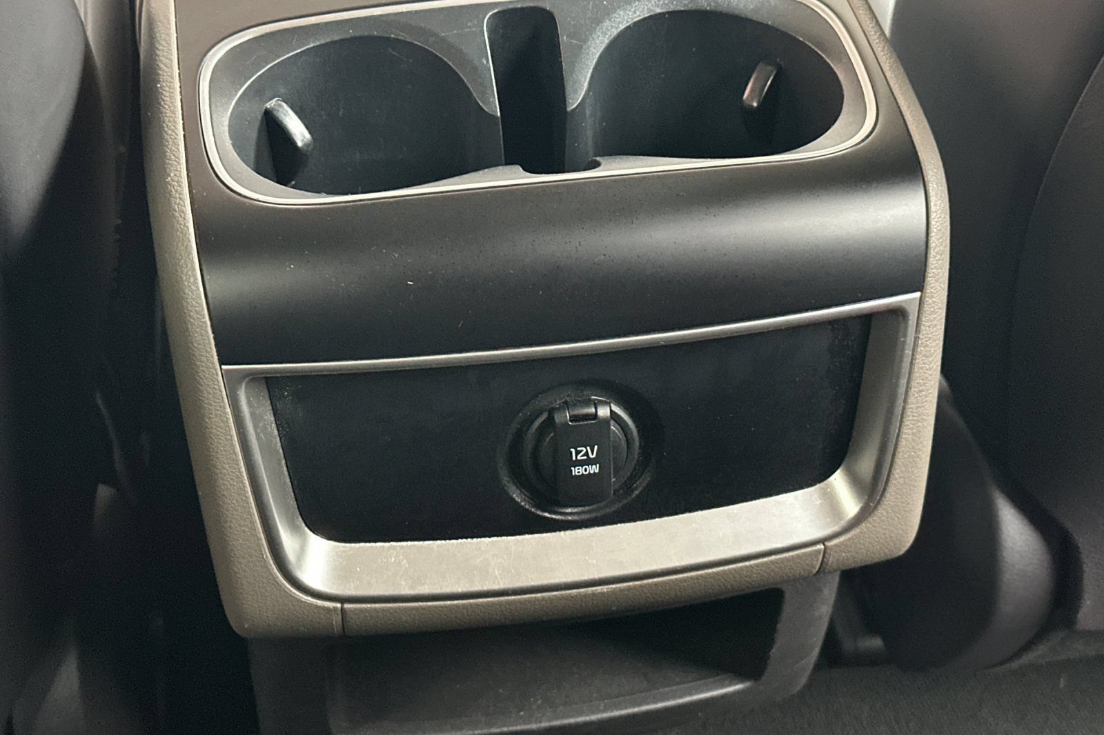 Used 2025 Kia Carnival FWD image 17
