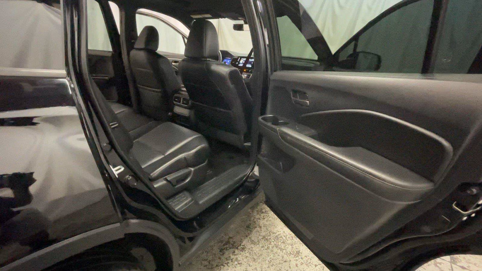 Certified 2025 Honda Passport EX-L image 23