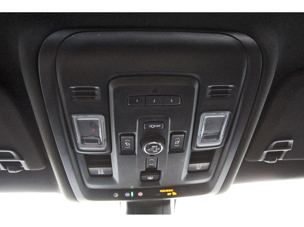 Used 2021 GMC Yukon XL Denali w/ LPO, Illumination Package AWD/4WD image 24