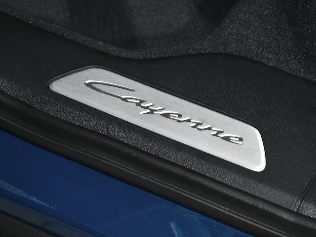 Used 2024 Porsche Cayenne S image 15