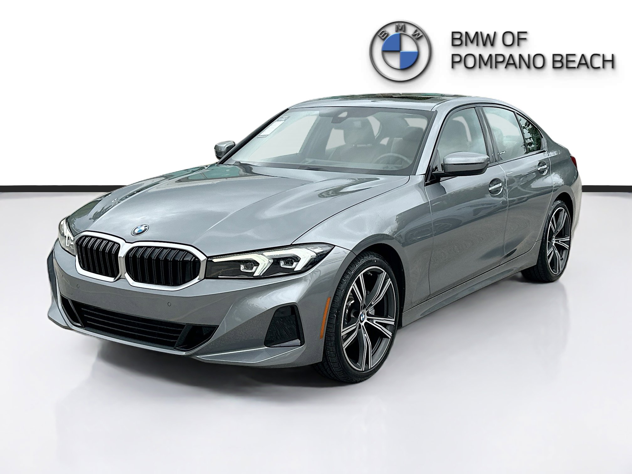Used 2023 BMW 330i Sedan w/ Driving Assistance Package RWD image 3