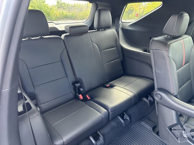 New 2026 Chevrolet Traverse RS w/ LPO, Floor Liner Package image 30