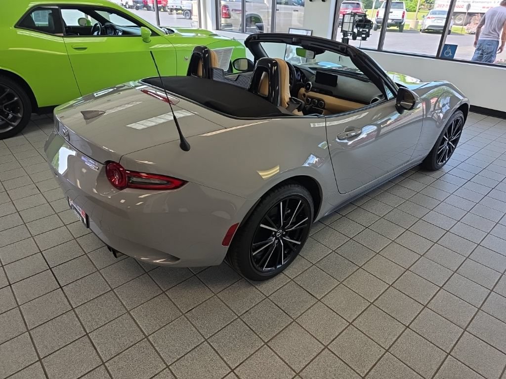 Used 2024 MAZDA MX-5 Miata Grand Touring w/ Weather Package RWD image 6