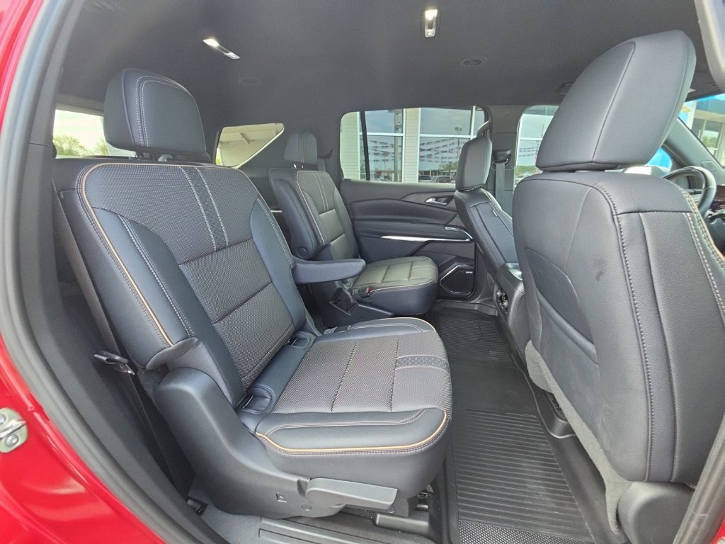 Used 2026 Chevrolet Traverse High Country w/ LPO, Floor Liner Package AWD/4WD image 9
