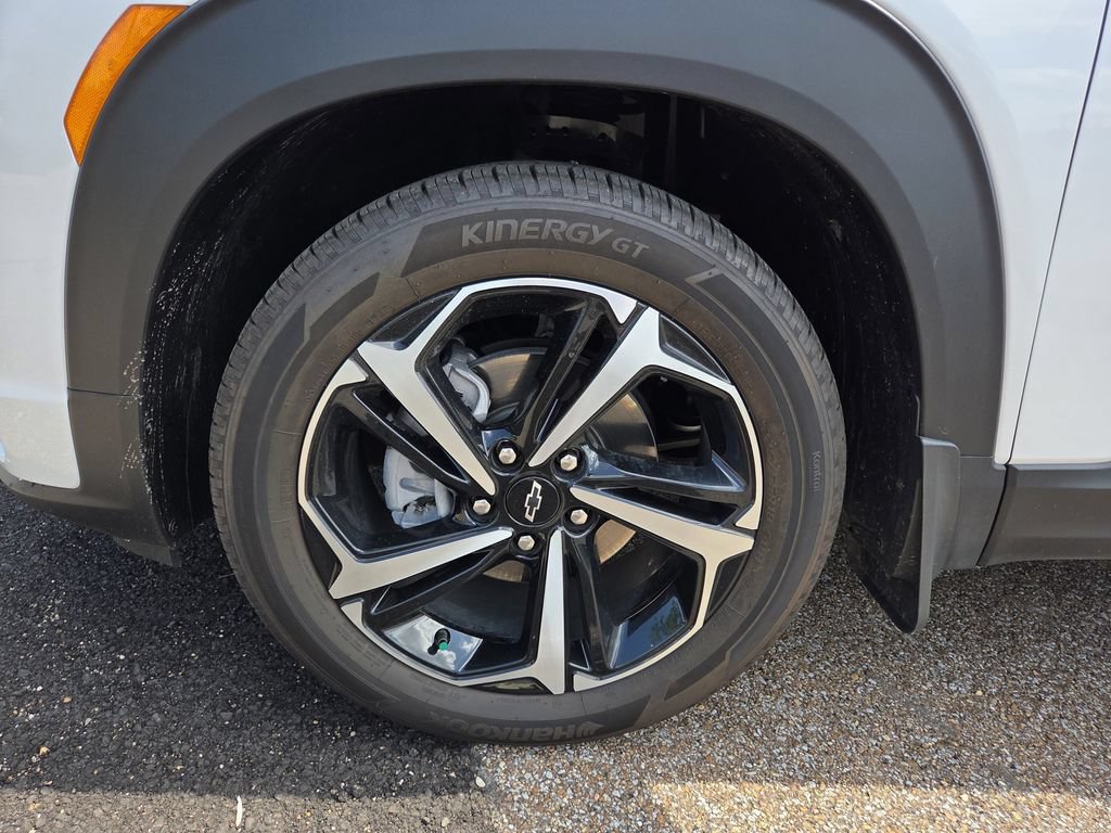 Used 2023 Chevrolet TrailBlazer RS w/ Sun and Liftgate Package FWD image 28