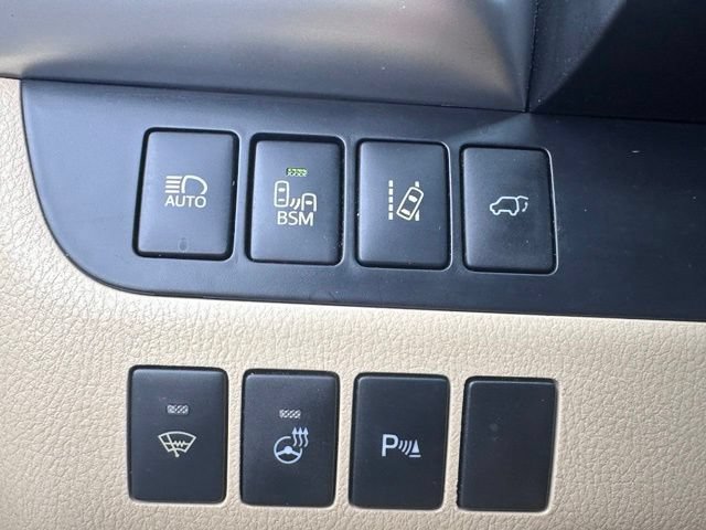 Used 2014 Toyota Highlander Limited Platinum FWD image 19