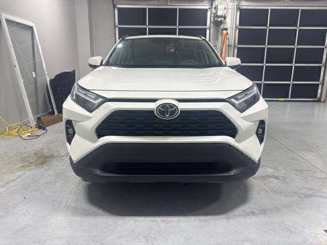 Used 2022 Toyota RAV4 XLE Premium FWD image 3