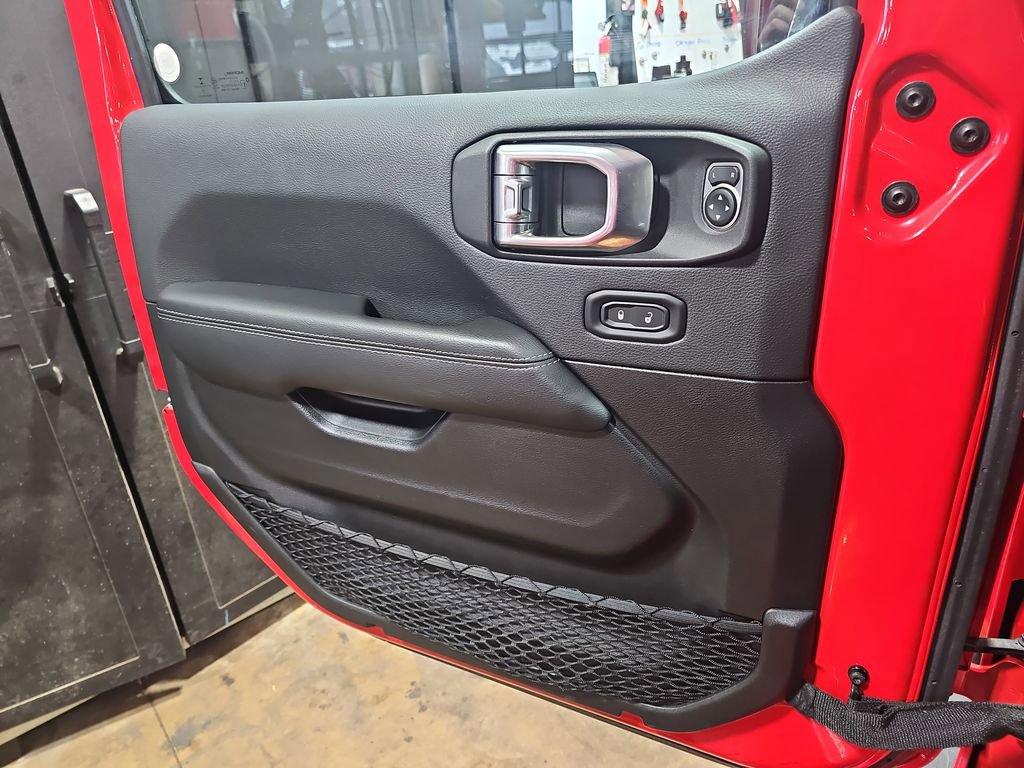 Used 2022 Jeep Wrangler Unlimited Sahara w/ Cold Weather Group image 27