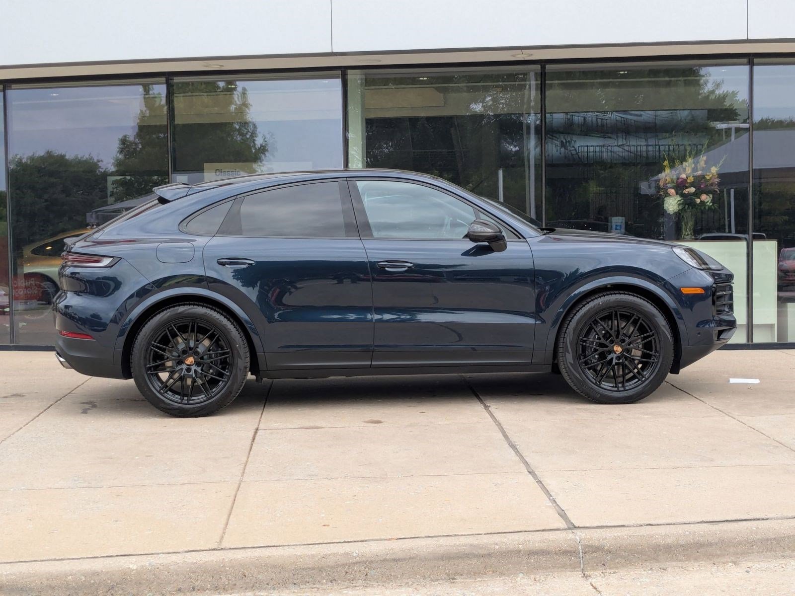 New 2026 Porsche Cayenne Coupe AWD/4WD image 8