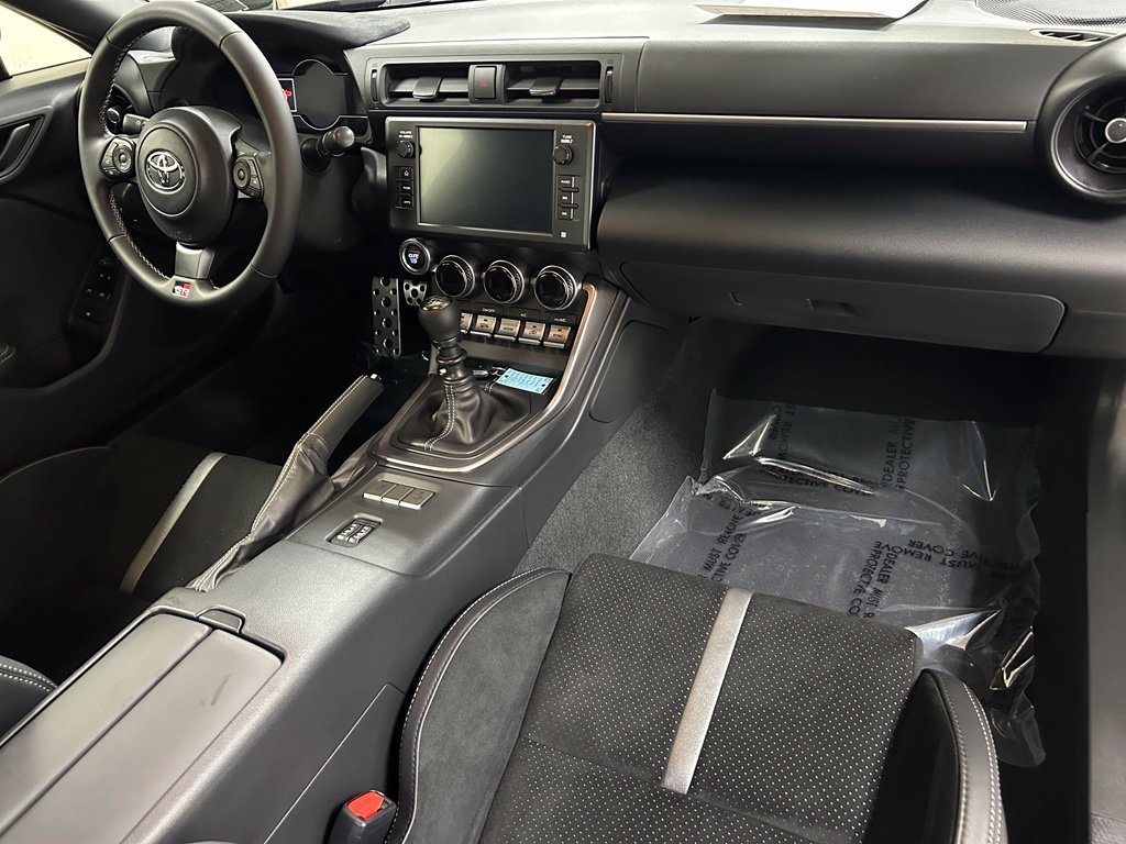 Used 2026 Toyota GR86 Premium w/ ALL Weather Mat Package (TMS) RWD image 14