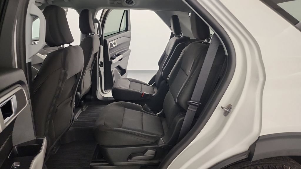 Used 2023 Ford Explorer XLT AWD/4WD image 15