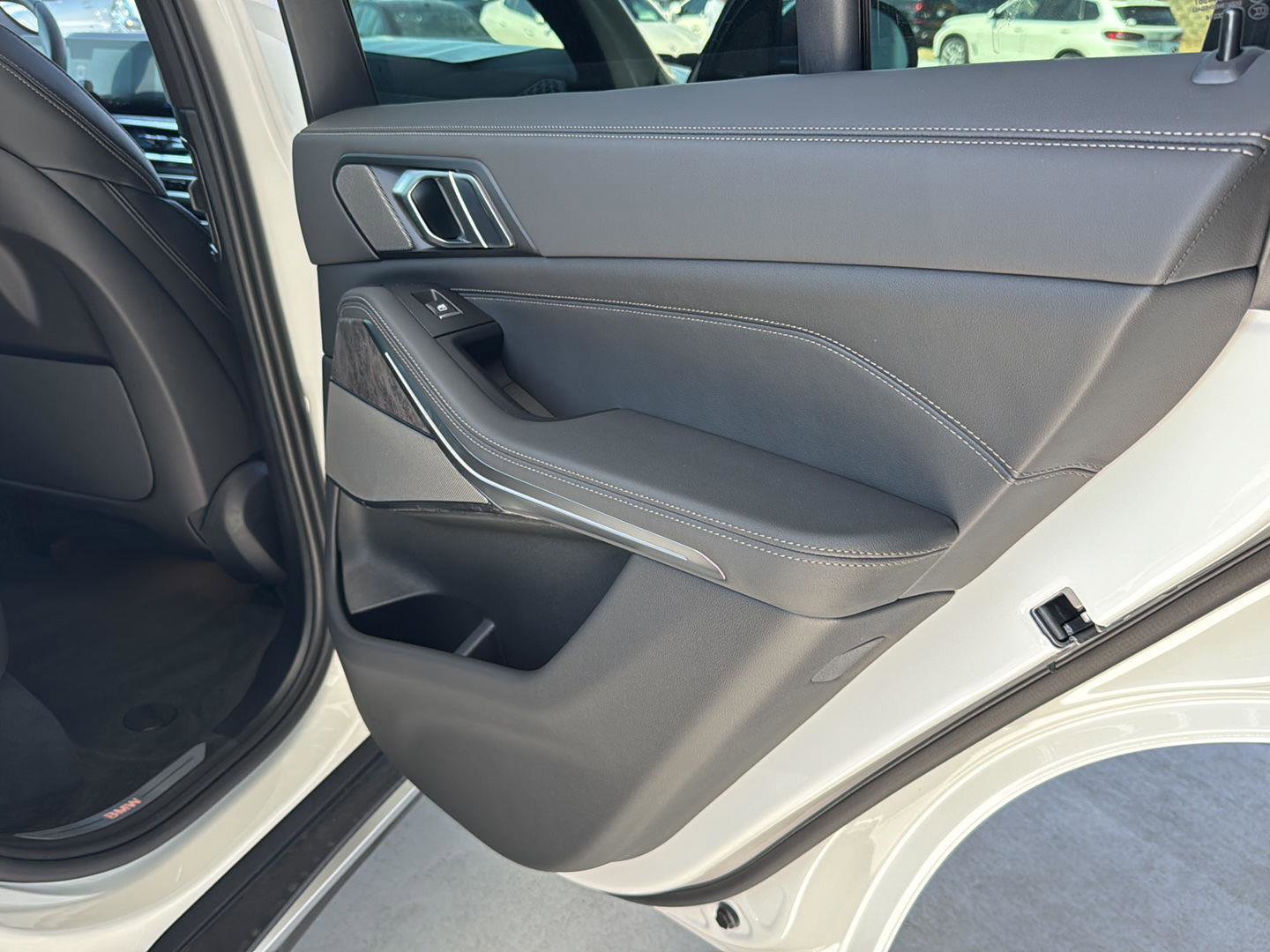 New 2026 BMW X5 sDrive40i w/ Premium Package image 14