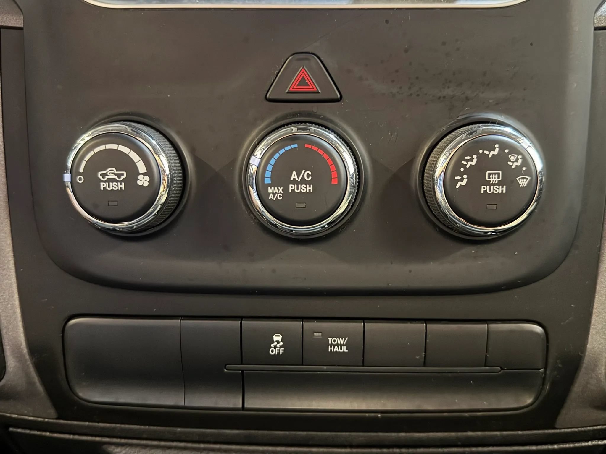 Used 2014 RAM 1500 ST AWD/4WD image 14