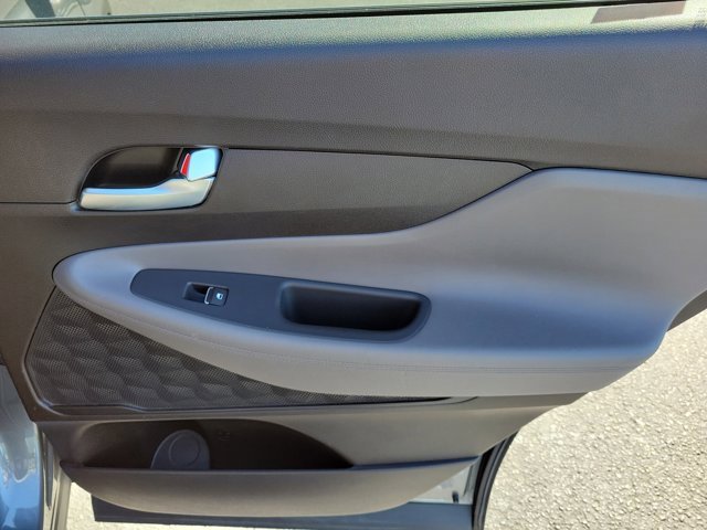 Used 2019 Hyundai Santa Fe SE image 11