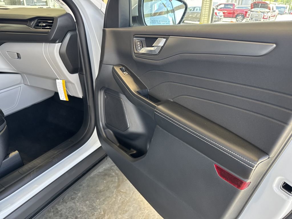 New 2026 Ford Escape SE image 10