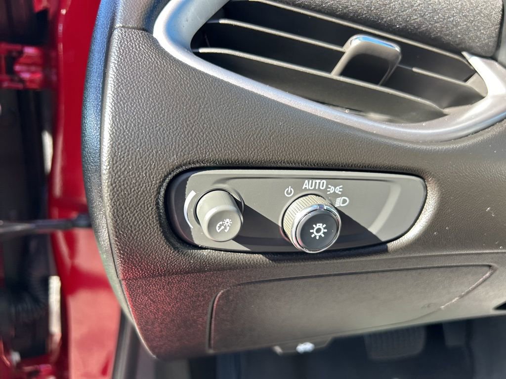 Used 2025 Chevrolet Malibu LT image 16