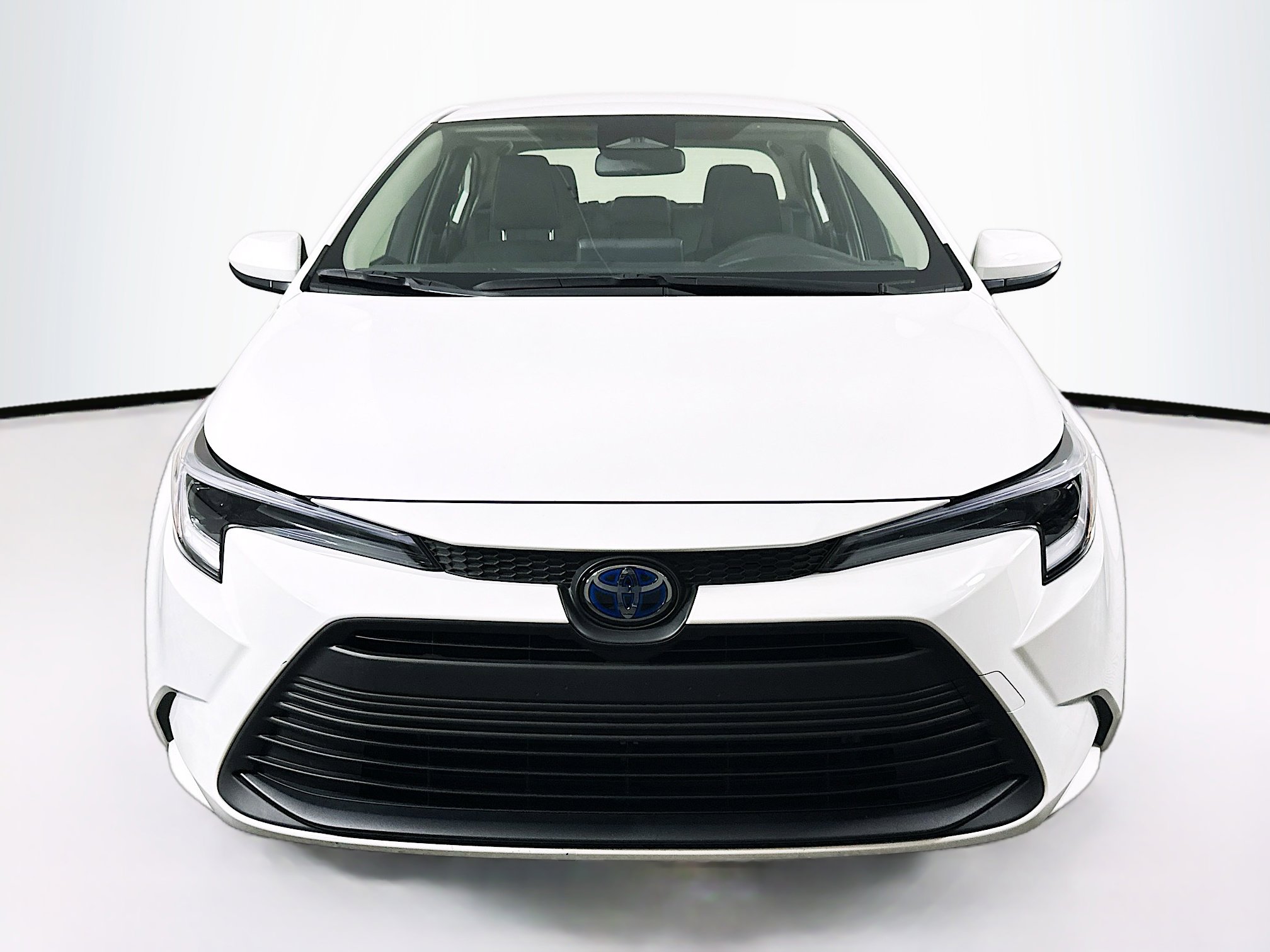 Used 2025 Toyota Corolla LE image 2