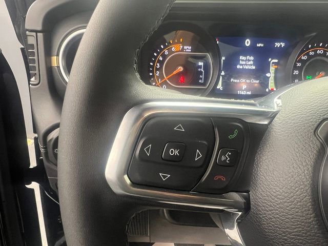 Used 2025 Jeep Wrangler Sahara image 44