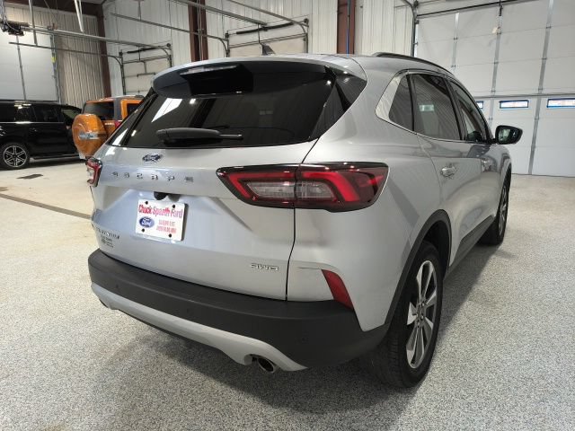 Used 2023 Ford Escape Platinum AWD/4WD image 6